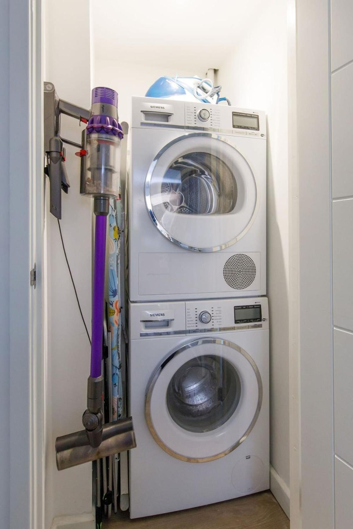 Stylish City Centre Apartment With Sauna チチェスター エクステリア 写真